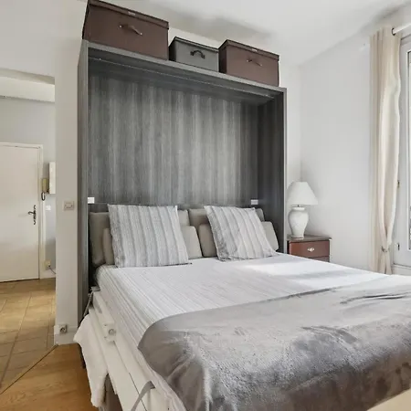 St Dominique - Invalides - B'your * Paris