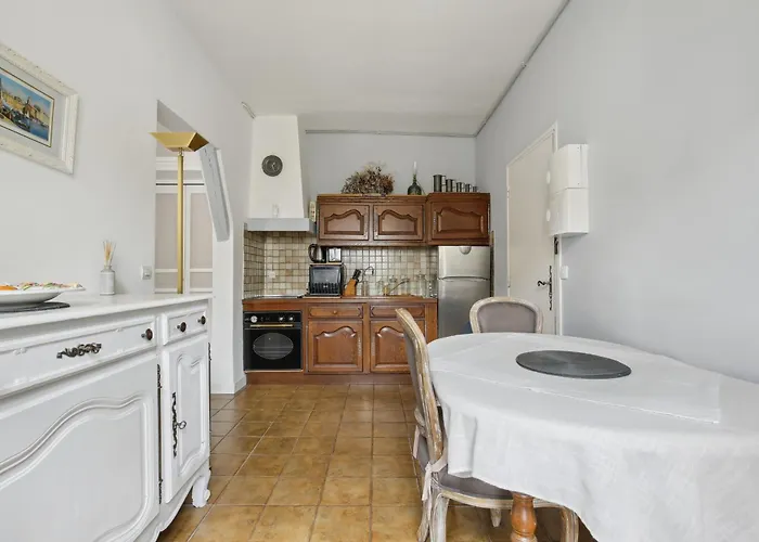 St Dominique - Invalides - B'your Apartamento *