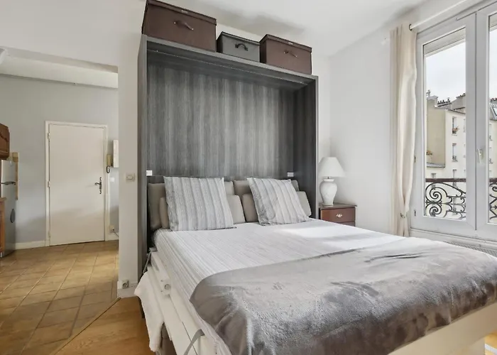 St Dominique - Invalides - B'your * Paris