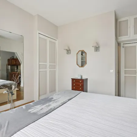 St Dominique - Invalides - B'your Apartament Paryż